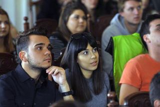 Studenci programu Erasmus+ podczas spotkania w ratuszu