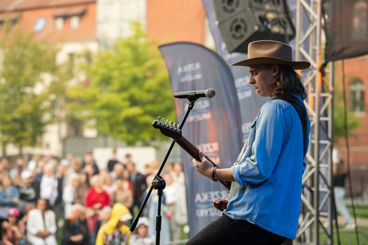 kliknij aby przeczytać pełną treść „Rzeka Muzyki” kończy lato mocnym rockiem