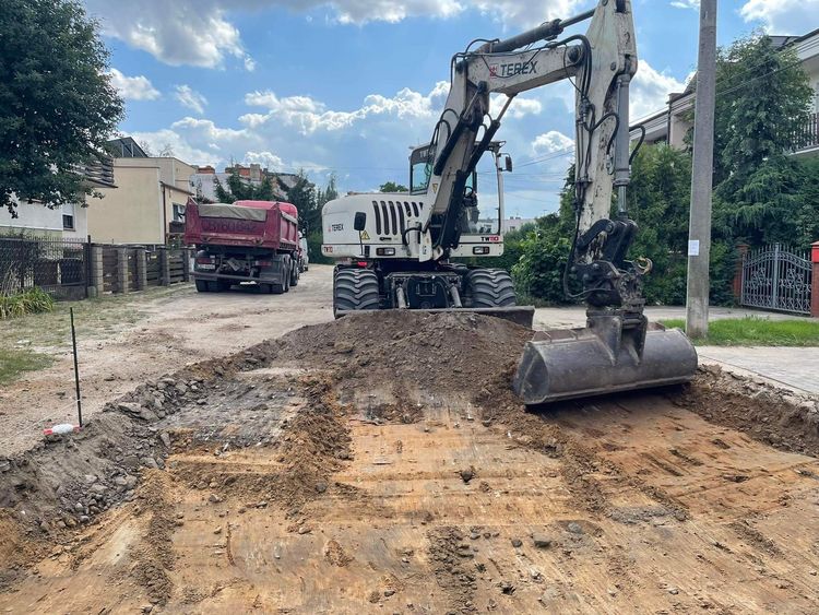 Budowa osiedlowych ulic idzie pełną parą