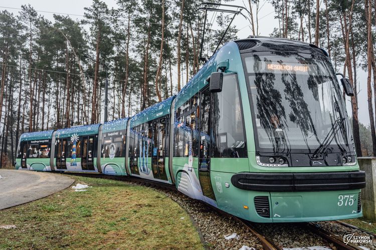 Świąteczny tramwaj na zimowy czas