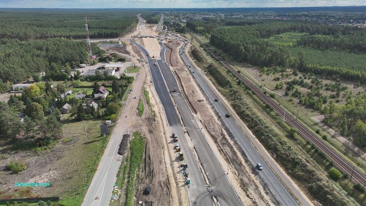 kliknij aby przeczytać pełną treść Trasa S10. Nowe jezdnie, ronda i wiadukt nad kolejową magistralą. Raport nr 20