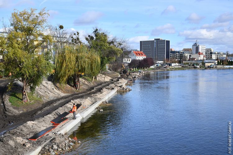 Rewitalizacja bulwarów. Zaawansowane prace. Raport nr 16