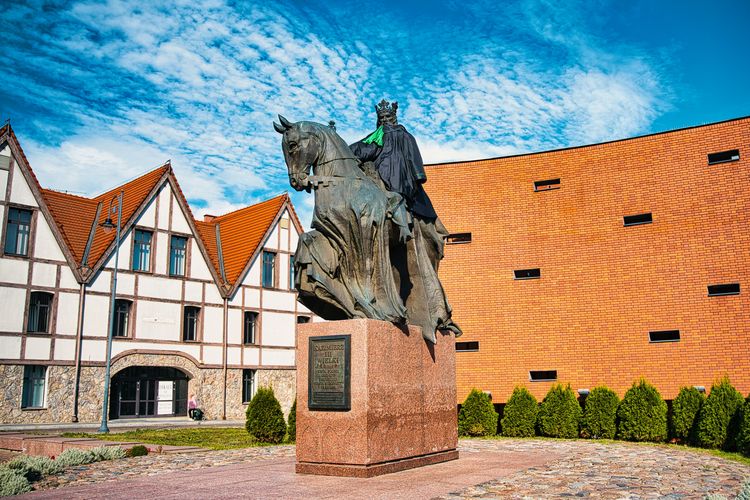 kliknij aby przeczytać pełną treść Król Kazimierz w todze. Adwokaci świętują