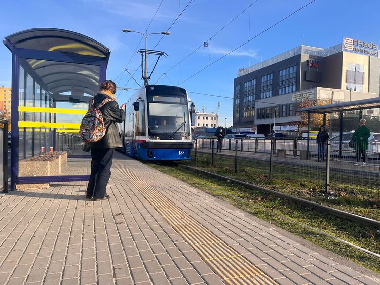 kliknij aby przeczytać pełną treść Wygodne perony tramwajowe gotowe