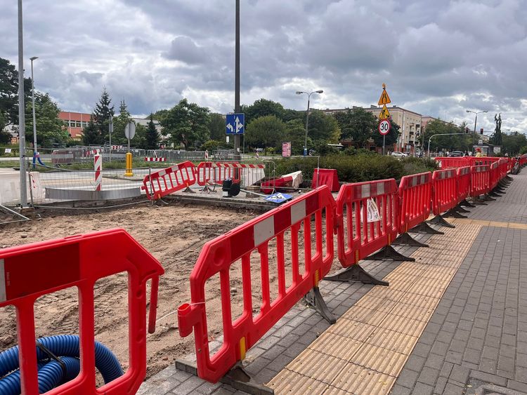 Kolejny etap prac przy ścieżkach rowerowych na os. Leśnym
