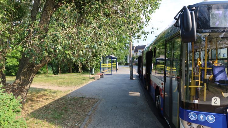 Podmiejska komunikacja wyjeżdża poza Metropolię