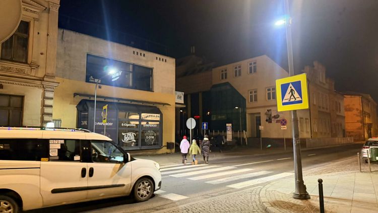 Miliony na bezpieczne ulice, przejścia, przystanki i ścieżki