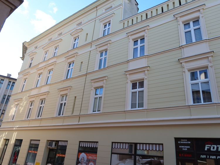 Pastelowa fasada narożnika zdobi Śródmieście. Dbamy o zabytki