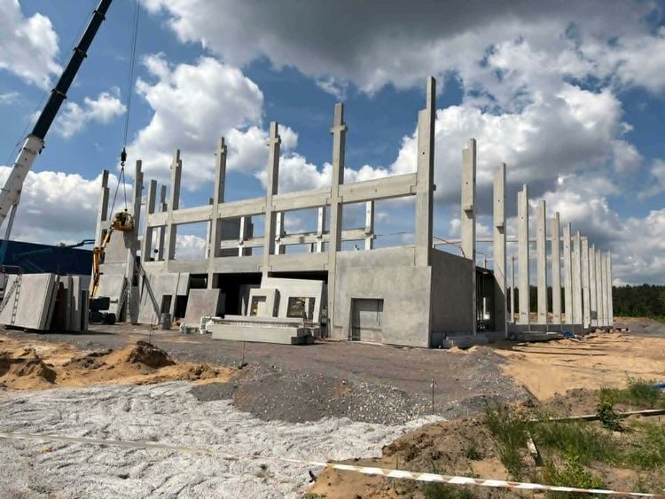Nowe hale, budynki i ścieżki w BPPT