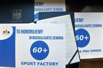 Bydgoska Karta Seniora 60+ dostępna jest w Urzędzie Miasta i Rejonowych Ośrodkach Pomocy Społecznej.