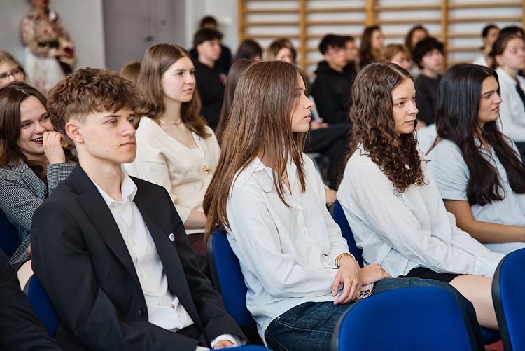 kliknij aby przeczytać pełną treść Jubileusz Matury Międzynarodowej IB w IX LO
