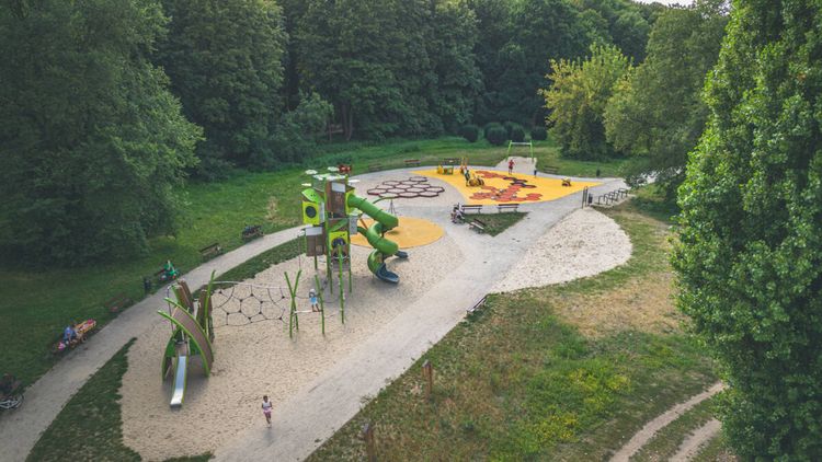 Bezpieczne i czyste place zabaw