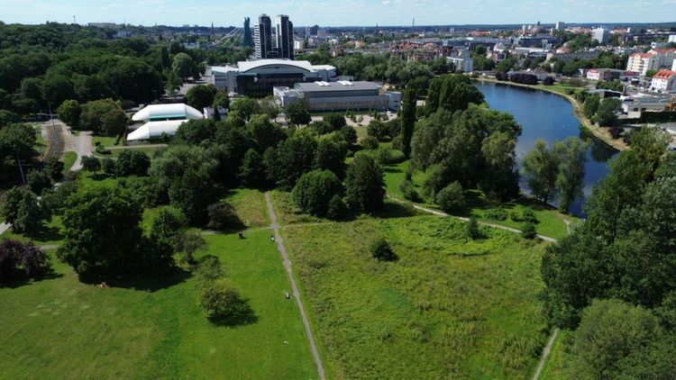 kliknij aby przeczytać pełną treść Miejskie kąpielisko. Europejskie wsparcie na zieleń. Raport nr 3