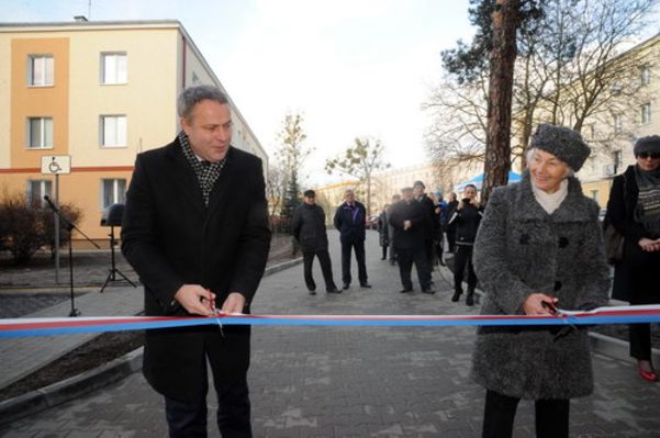 Przecięcie wstęgi przez Prezydenta Miasta Bydgoszczy p. Rafała Bruskiego i mieszkańców