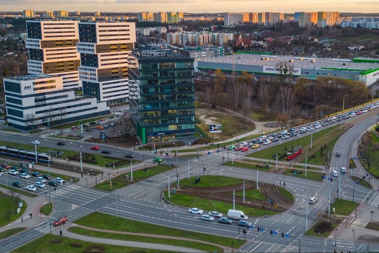Nowe zwrotnice na Rondzie Fordońskim. W wakacje tramwaje zmienią trasy