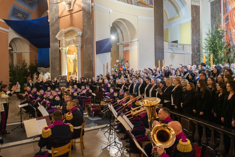 kliknij aby przeczytać pełną treść Akademickie Kolędowanie – świąteczna uczta dla melomanów