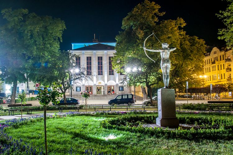 MIĘDZY INNYMI. Przed nami Prapremiery