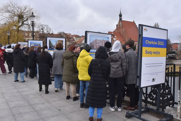 wystawa ukraińska na moście