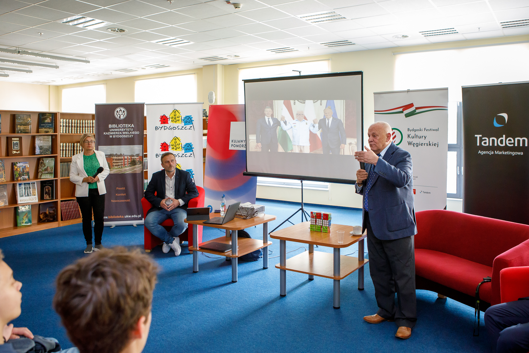 wykład w bibliotece ukw bodczas festiwalu kultury węgierskiej